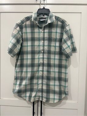 Columbia Men's plaid Short Sleeve Shirt size men’s small